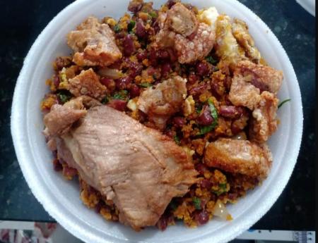 Marmitex G de tropeiro puro com churrasco